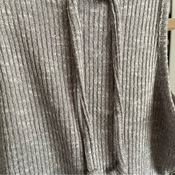 Gymshark Sloung Ribbed Cropped Tank - Picture 10 of 11